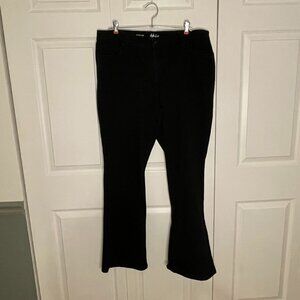 Style & Co Women's Tummy Control Mid Rise Curvy Black Boot Leg Jeans Size 18L